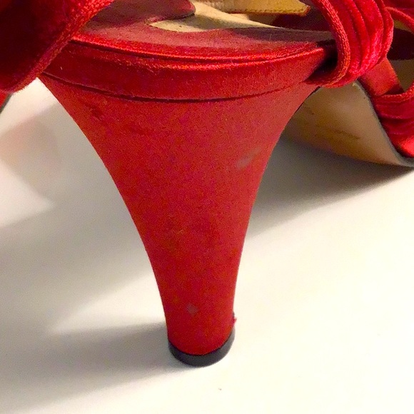 SUPER RARE Ferragamo 1 OF 150 MADE Size 39.5 EU (9.5 US) Red Velvet Satin Heels - Picture 10 of 10